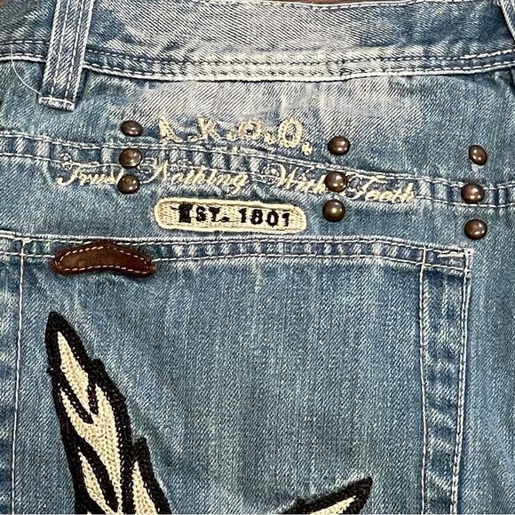 Vintage AKOO Faded Distressed Jeans Embroidered Feather Leaf Pocket Detail 38 - Picture 16 of 16